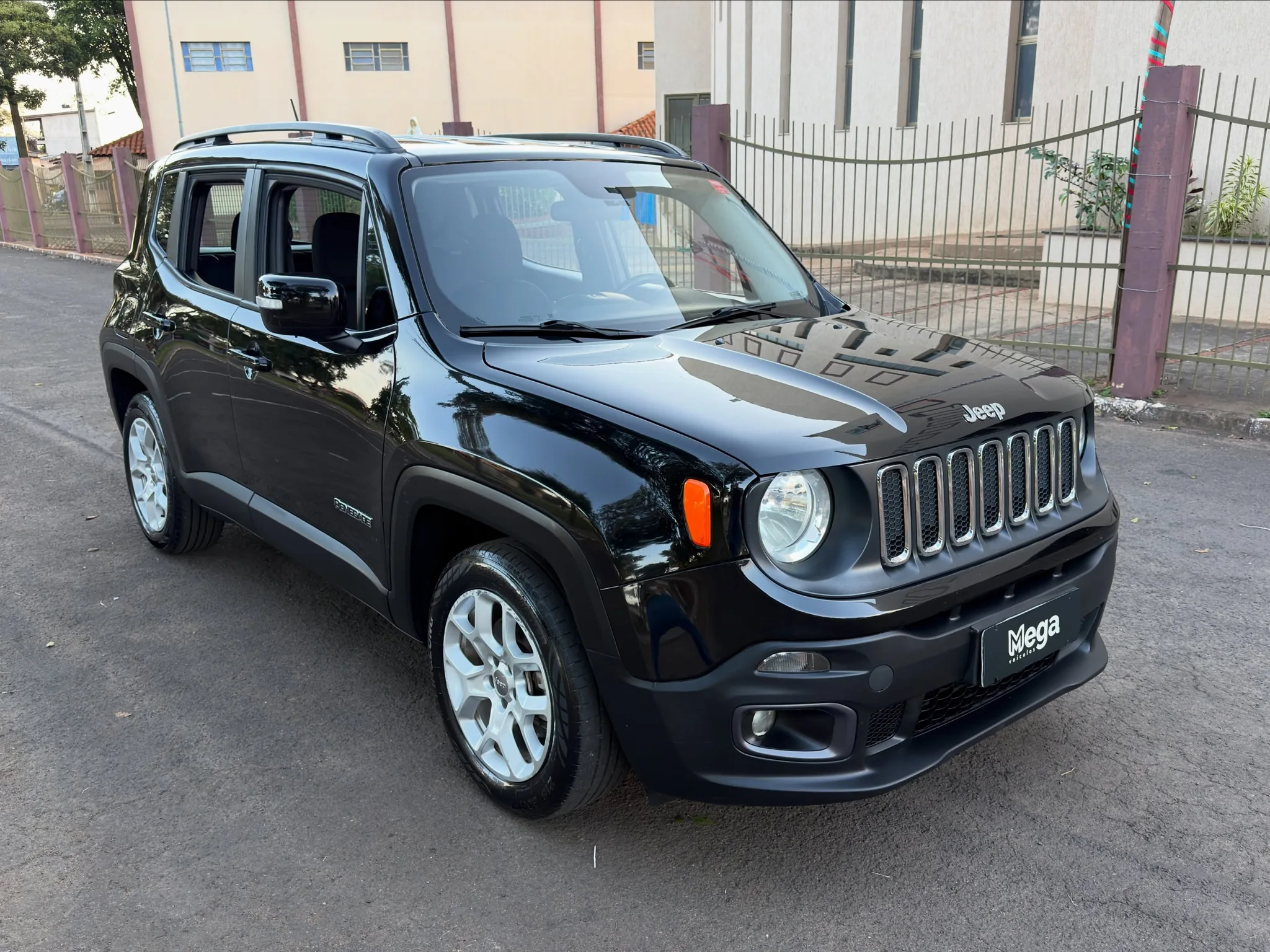 Jeep Renegade Longitude 1.8 2016 - foto 2 ampliada