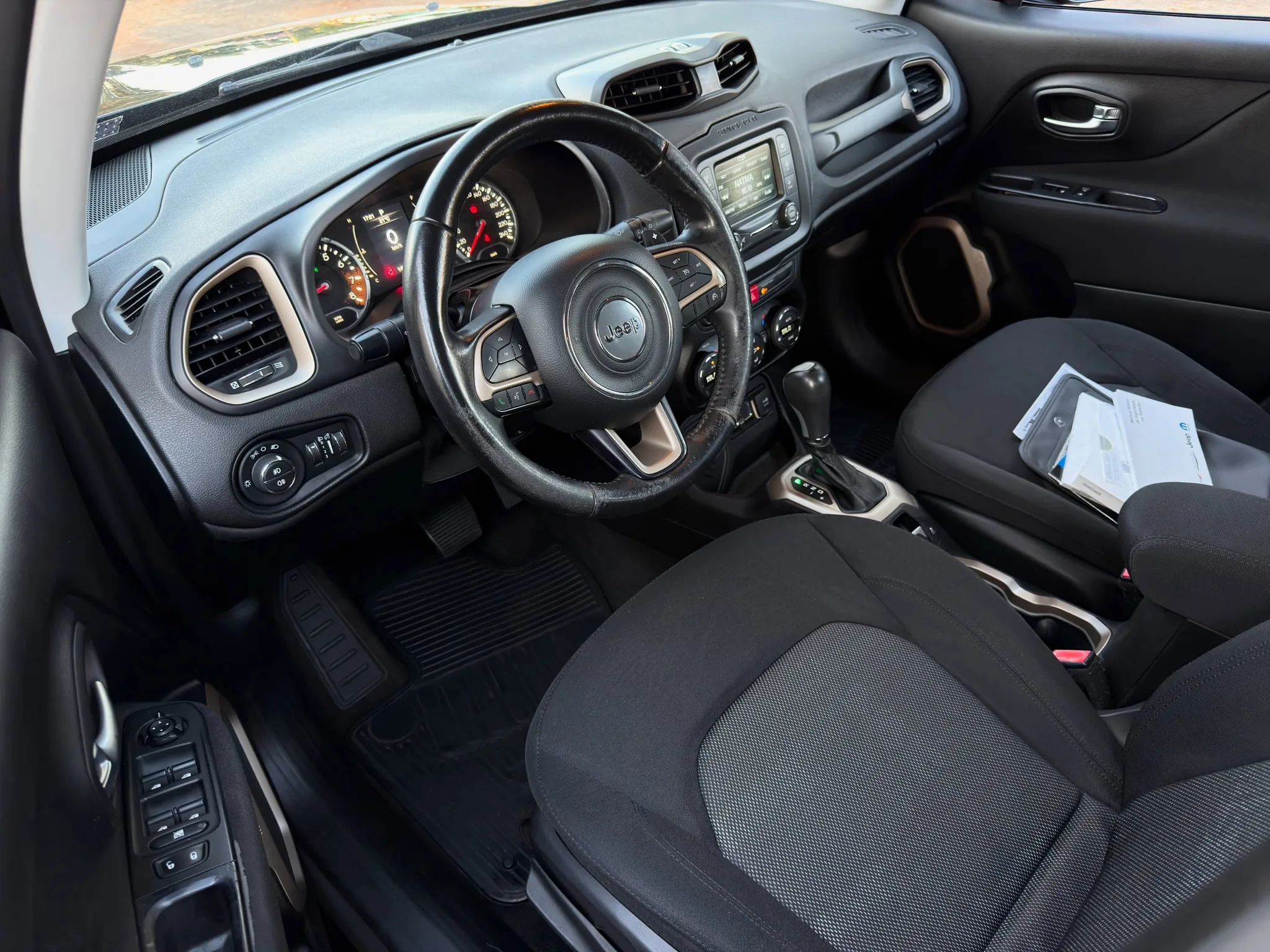 Jeep Renegade Longitude 1.8 2016 - foto 6 ampliada
