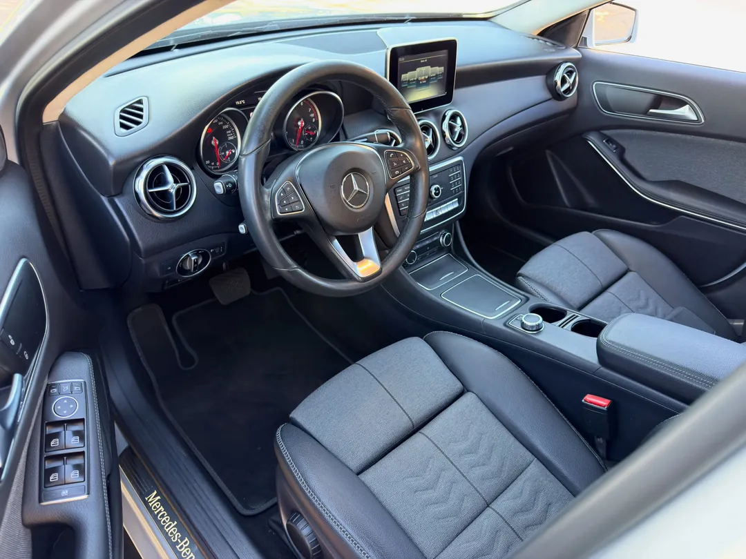 Mercedes-Benz GLA 200 2018 - foto 7