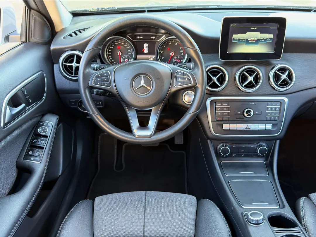 Mercedes-Benz GLA 200 2018 - foto 9