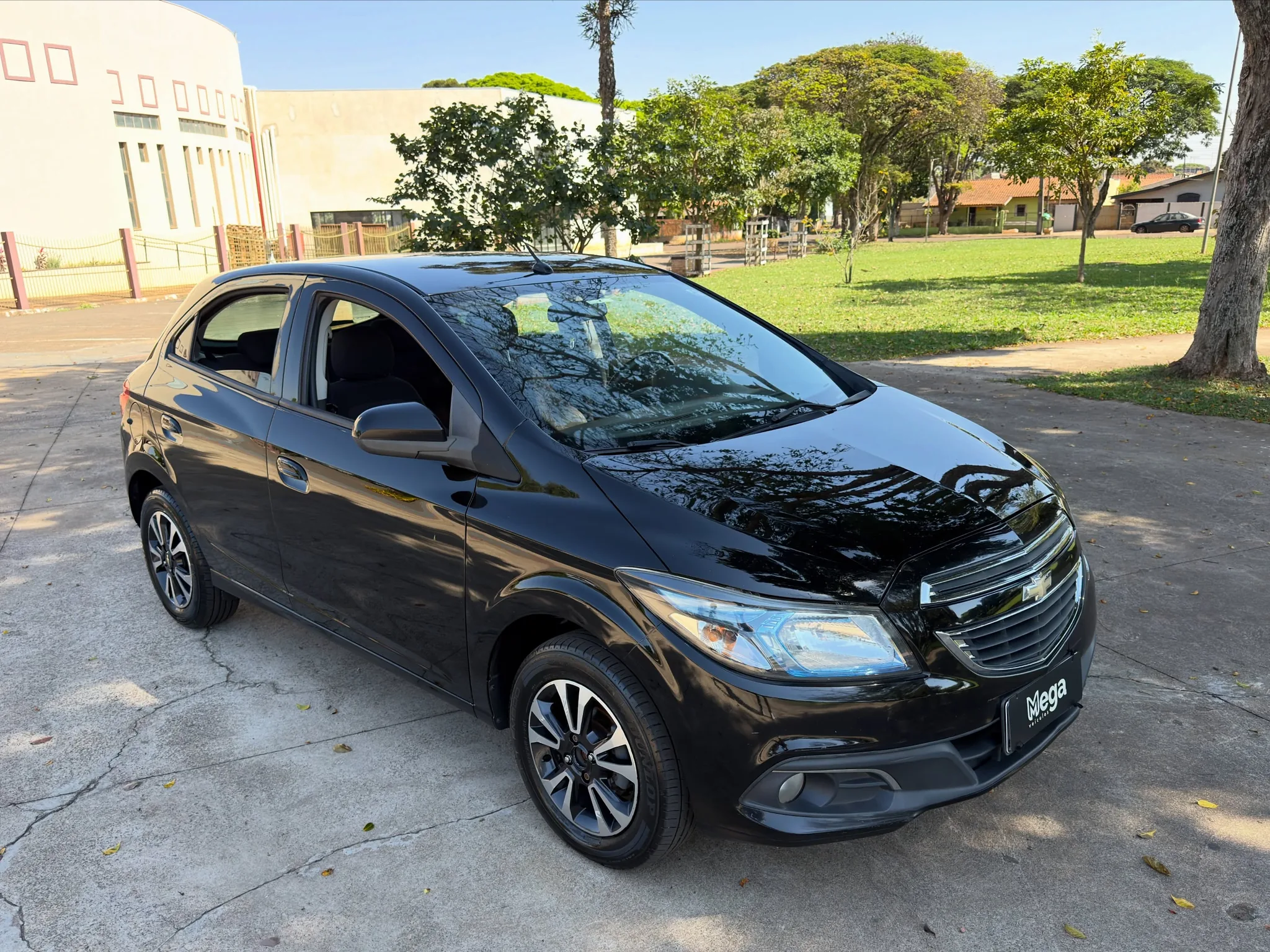 Chevrolet Onix LTZ 1.4 2016 - foto 2 ampliada