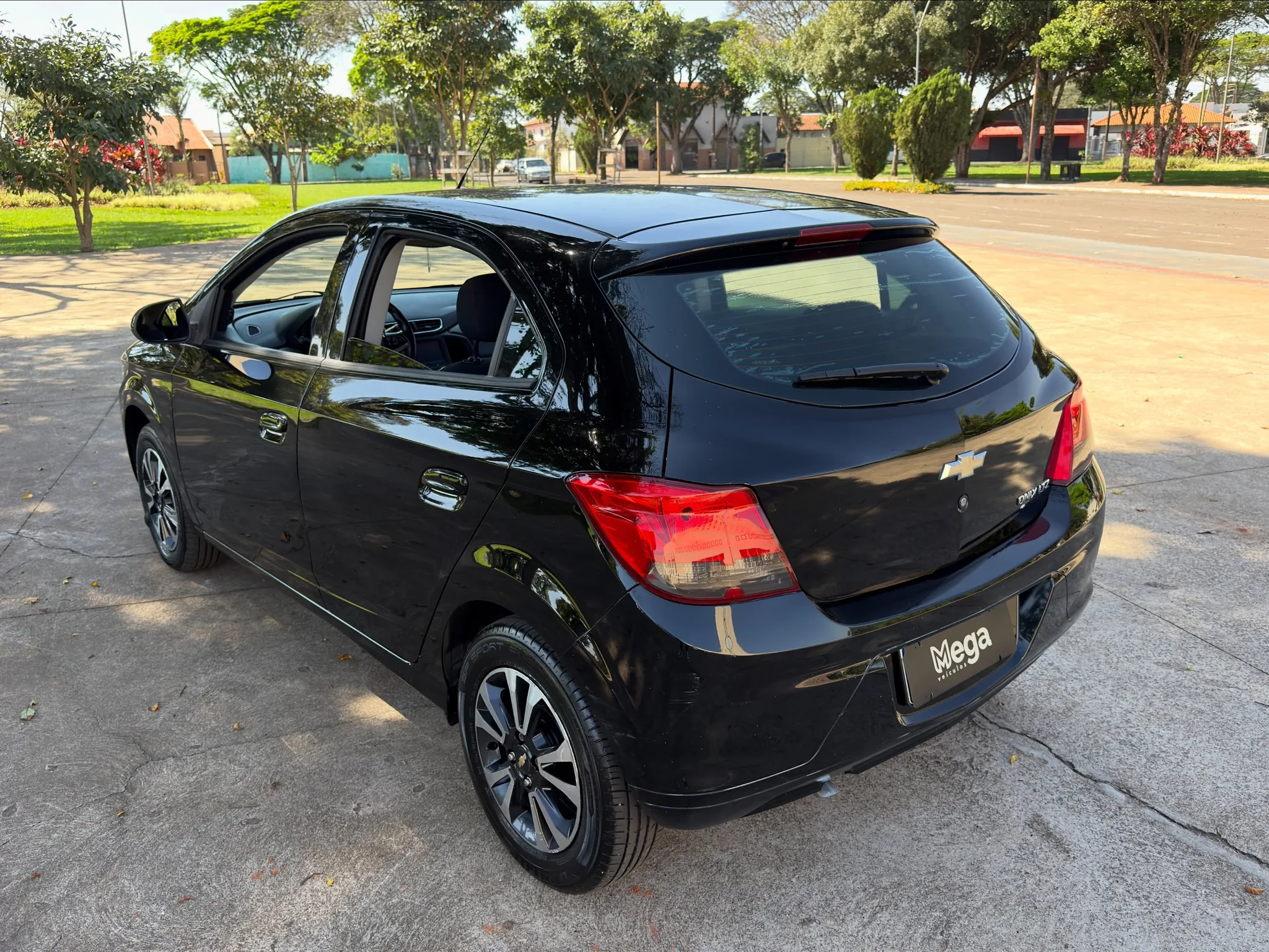 Chevrolet Onix LTZ 1.4 2016 - foto 4 ampliada